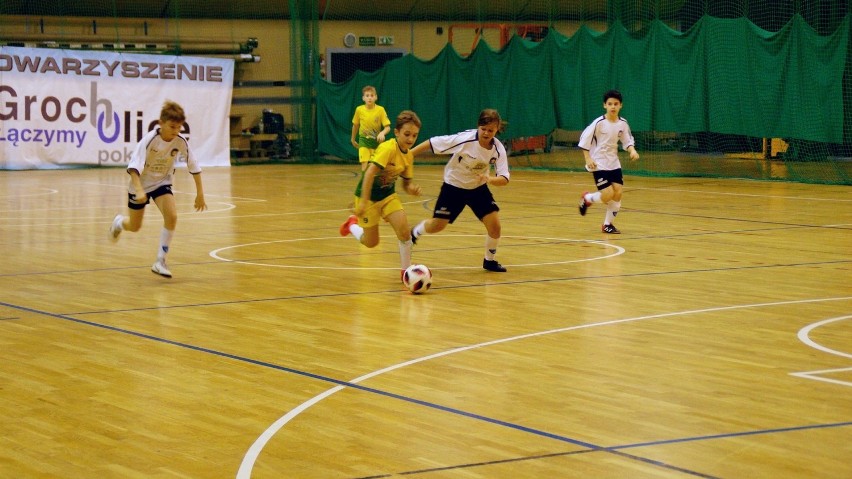 KS Grocholice wraz ze stowarzyszeniem "Grocholice - Łączymy Pokolenia" zorganizowali turniej piłkarski dla dzieci [ZDJĘCIA]