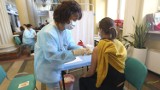 NFZ: Alarmujące dane na temat szczepień dzieci przeciwko COVID-19 w Wielkopolsce