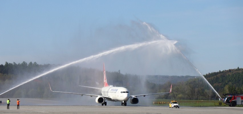 Kraków Airport niezwykle efektownie powitał 1 maja pierwszy...