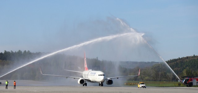Kraków Airport niezwykle efektownie powitał 1 maja pierwszy samolot Turkish Airlines ze Stambułu