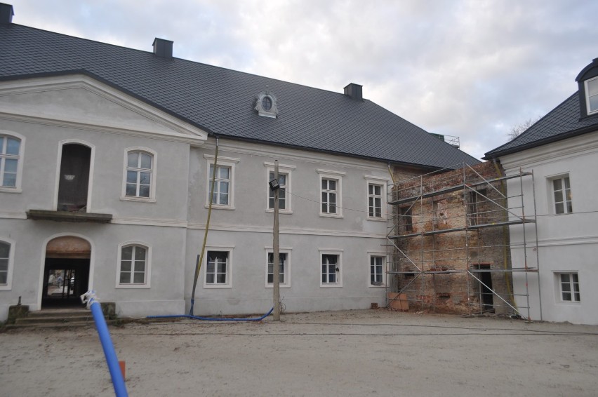 Pałac Donnersmarcków przechodzi gruntowny remont. Co w nim będzie? [ZDJĘCIA]