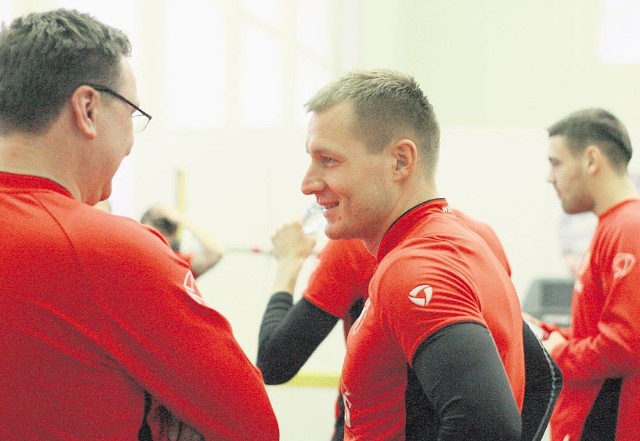 Wojciech Szymanek lubi rozmowy z trenerem Widzewa