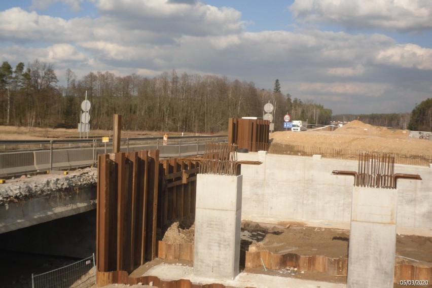 Budowa autostrady A1 Radomsko - Kamieńsk. Jak postępują...