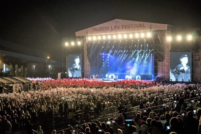 Koncerty na głównej scenie Life Festival Oświęcim na stadionie MOKSiR-u przyciągały co roku kilkadziesiąt tysięcy fanów z całego kraju i zagranicy