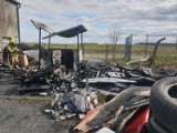 Pożar zakładu motoryzacyjnego w miejscowości Topole w powiecie chojnickim [zdjęcia]