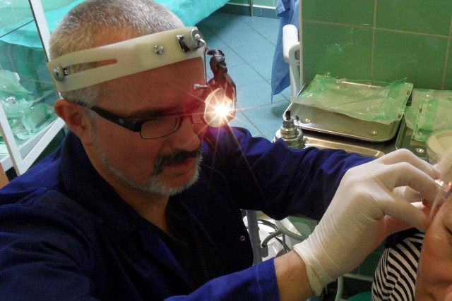 Szpital wojewódzki w Tychach. Najwięcej ocen bardzo dobrych zebrał oddział laryngologiczny prowadzony przez dr. Piotra Karczmarczyka