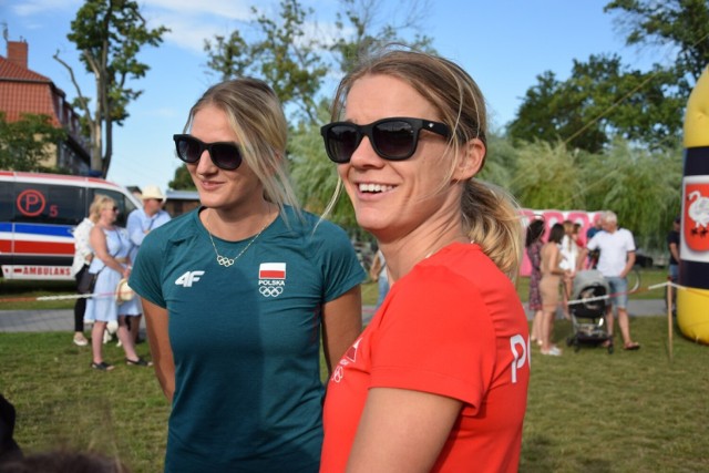 W trakcie zawodów na plażę przybyły Aneta i Alicja Konieczek ze Strzyżewa, które startowały na Igrzyskach Olimpijskich 2020 w Tokio. Siostry również wzięły udział w zbąszyńskim biegu