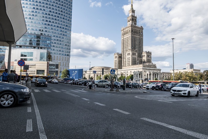 Zmiany na Dworcu Centralnym. Najważniejszy dworzec w Warszawie bez parkingu i postoju taksówek