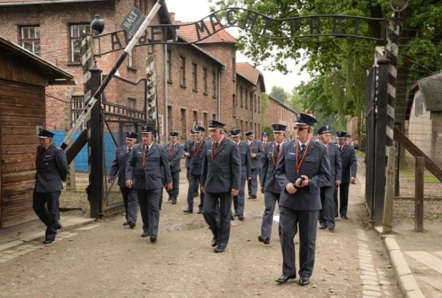 Uczestnikami jednego z projektów edukacyjnych w Muzeum Auschwitz byli funkcjonariusze Służby Więziennej