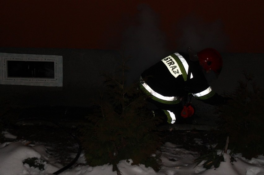 Głogów: Pożar piwnicy przy ul. Sienkiewicza (Foto)