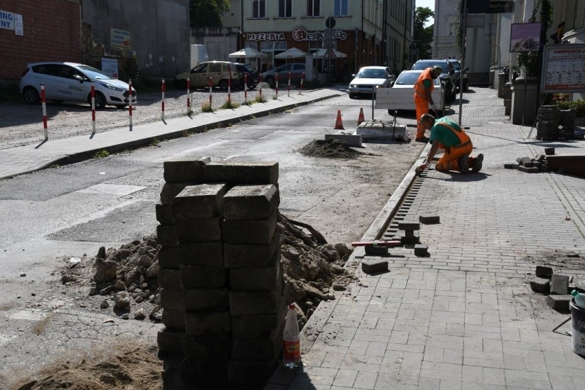 Ruszył remont ulicy Koziej w centrum Kielc. Będzie nowa nawierzchnia (ZDJĘCIA)