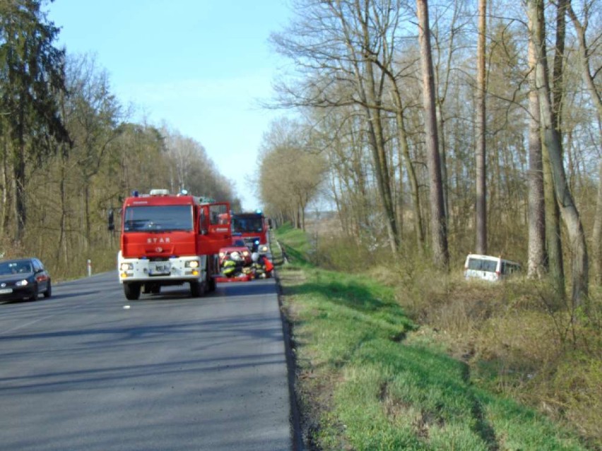 Wypadek w Strzeleckim Gaju. Potrzebny był śmigłowiec LPR [ZDJĘCIA]