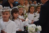 Uroczystość Pierwszej Komunii Świętej w Parafii Najświętszej Maryi Panny Matki Kościoła i Świętej Barbary na osiedlu Dolnośląskim