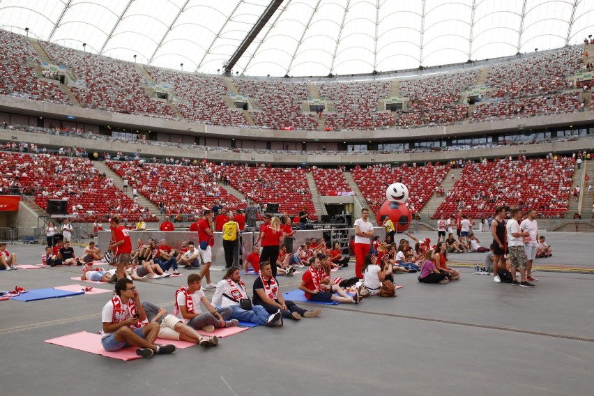 Strefa kibica na PGE Narodowym. Podczas meczu kadry na stadionie nie było tłumów