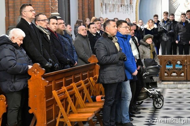 „Nie byłoby obecnego Białegostoku, tego miasta, w którym żyjemy, z którego jesteśmy dumni, gdyby nie postawa Białostoczan sprzed wieku – gotowych odrzucić wszelkie jarzmo niewoli, by cieszyć się wolnością i niepodległością!” – mówił podczas Mszy św. dziękczynnej w 100. rocznicę odzyskania przez Białystok niepodległości Arcybiskup Metropolita Białostocki Tadeusz Wojda.