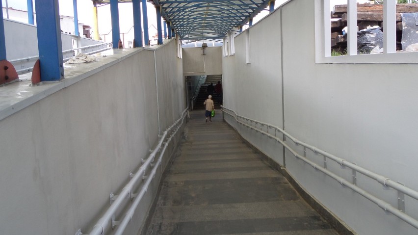 Remont przejścia pod torami na stacji w Myszkowie ZDJĘCIA