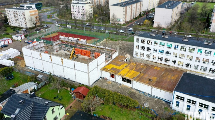 Budowa nowej sali gimnastycznej i łącznika w Szkole...