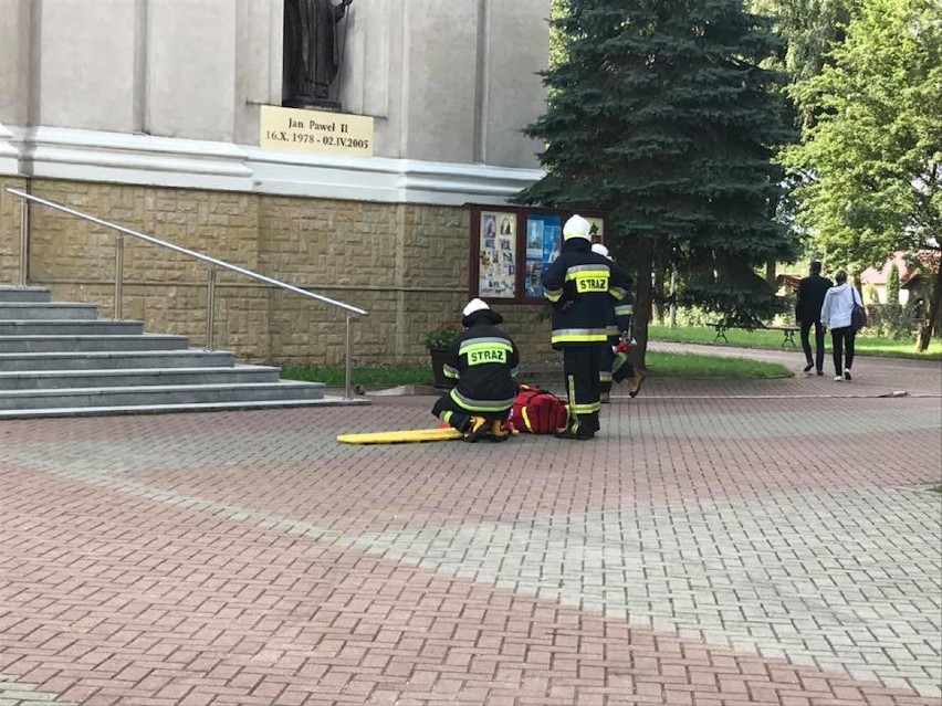 Pożar wieży bazyliki w Różanymstoku. Na miejscu straż i policja (zdjęcia, wideo)