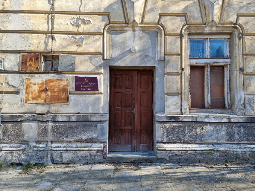 Dwa zabytkowe obiekty przy ul. Słowackiego w Przemyślu popadły w ruinę, ale można je kupić i uratować [ZDJĘCIA]
