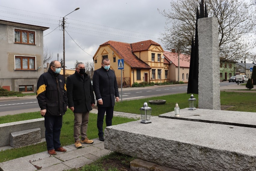 Władze Kobylina uczciły pamięć poległych i pomordowanych w czasie II wojny światowej [ZDJĘCIA]