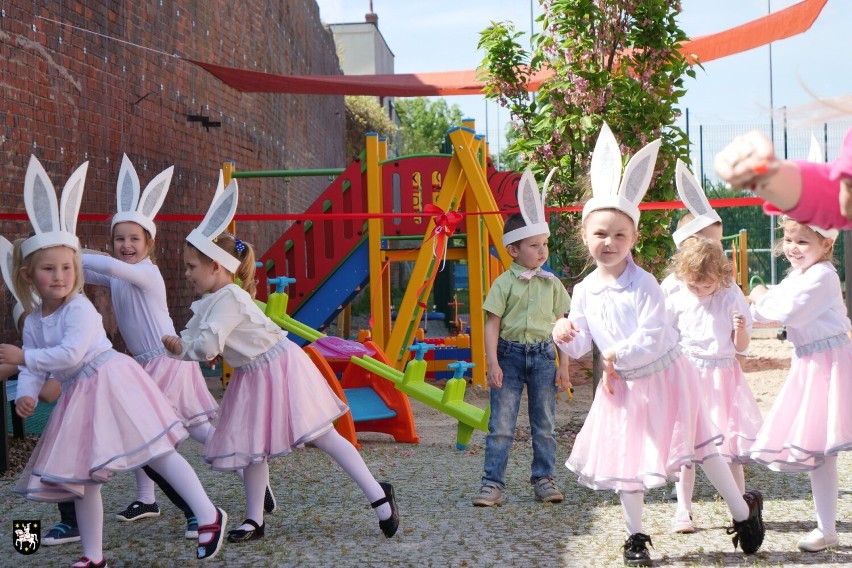 Nowy plac zabaw przy sycowskim przedszkolu otwarty! Zobacz zdjęcia