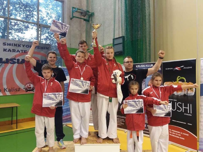 Świetny start karateków Uczniowskiego Klubu Karate Shinkyokushinkai OBI z Wałbrzycha