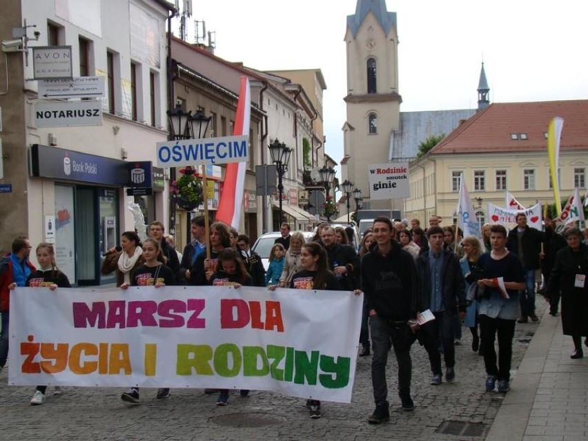 Oświęcim. Rzesze wiernych przeszły ulicami miasta w Marszu dla Życia i Rodziny