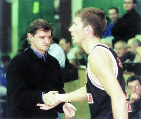 Ten duet dobrze zapisał się w pamięci kibiców basketu w Bydgoszczy. Z lewej - Aleksander Krutikow, obok - Augenijus Vaskys.