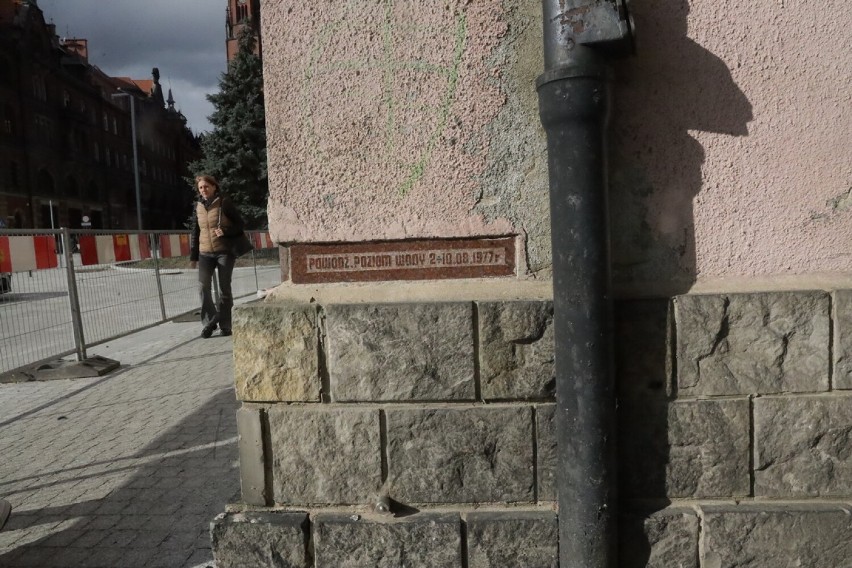 Są pieniądze na rewitalizację zabytkowego budynku Urzędu Miasta w Legnicy, zdjęcia