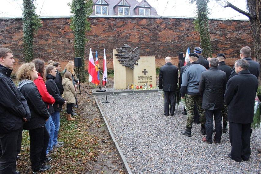 Żołnierze Wyklęci Żory: Delegacje złożyły kwiaty pod pomnikiem [ZDJĘCIA]