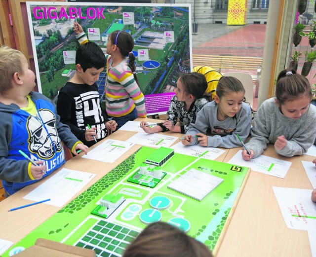 Zwiedzanie oczyszczalni ścieków Gigablok, przez uczestników COP24 oraz studentów śląskich uczelni