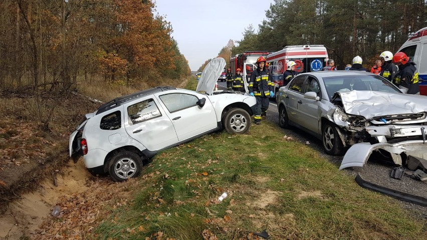 Radomsko: wypadek w Bobrach. Cztery osoby ranne [ZDJĘCIA]