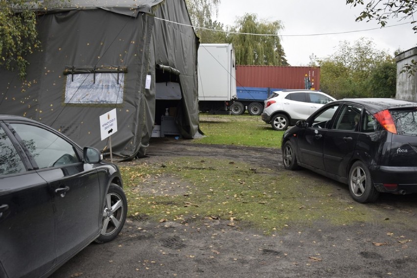 W czwartek, 15 października, chętnych na badanie było tylu,...