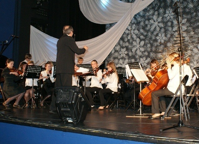 Podczas koncertu wystąpiła Państwowa Szkoła Muzyczna im. J....