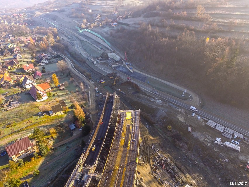 Budowa ekspresowej zakopianki. Nowa trasa rośnie jak na drożdżach [ZDJĘCIA]