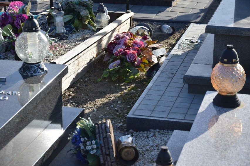 Jak wieluńskie cmentarze przetrwały czwartkową wichurę? ZDJĘCIA