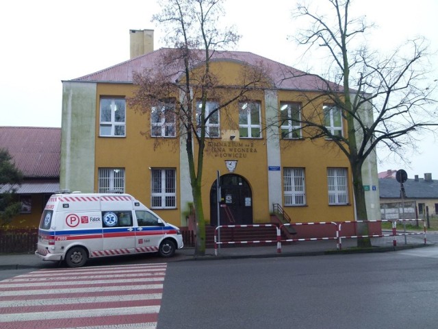 Gimnazjum nr 2 w Łowiczu, jako jedna z dwóch szkół z woj. łódzkiego zakwalifikowała się do mistrzostw Polski w grze w Evolutio, zorganizowanych przez Ministerstwo Infrastruktury i Rozwoju.