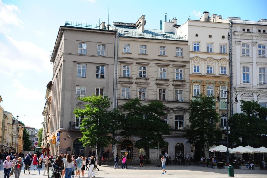 Kraków. Bank znów szuka kupca na nieruchomość przy Rynku Głównym - z ceną o obniżoną o kilka milionów
