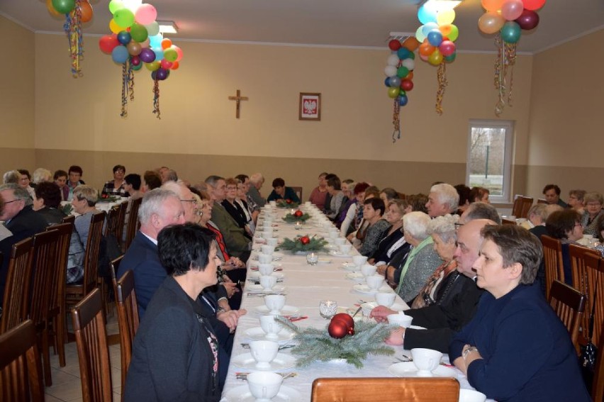 W Milczu odbyło się spotkanie wigilijno-noworoczne seniorów z gminy Chodzież (ZDJĘCIA)