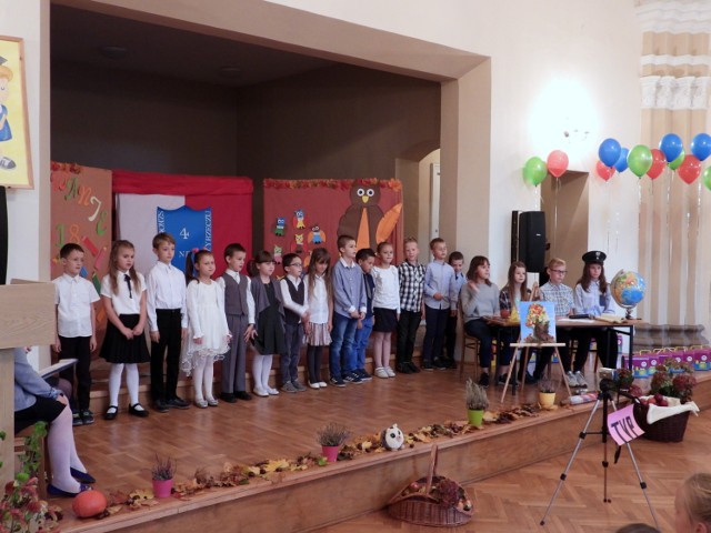 W szkole podstawowej nr 4 w Międzyrzeczu Obrzycach odbyło się ślubowanie pierwszoklasistów.