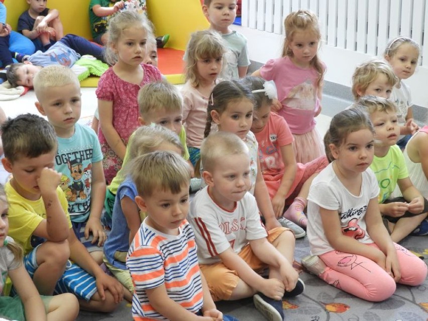 Zakończyli „Tydzień czytania dzieciom w gminie Oświęcim”. Gminna Biblioteka przeprowadziła ją we wszystkich przedszkolach w gminie