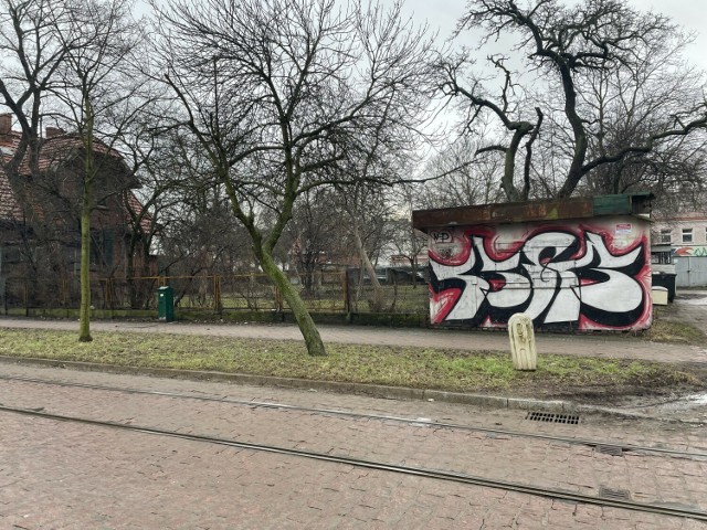 Własność gminy odgrodzona od mieszkańców. Walka o działkę w Nowym Porcie