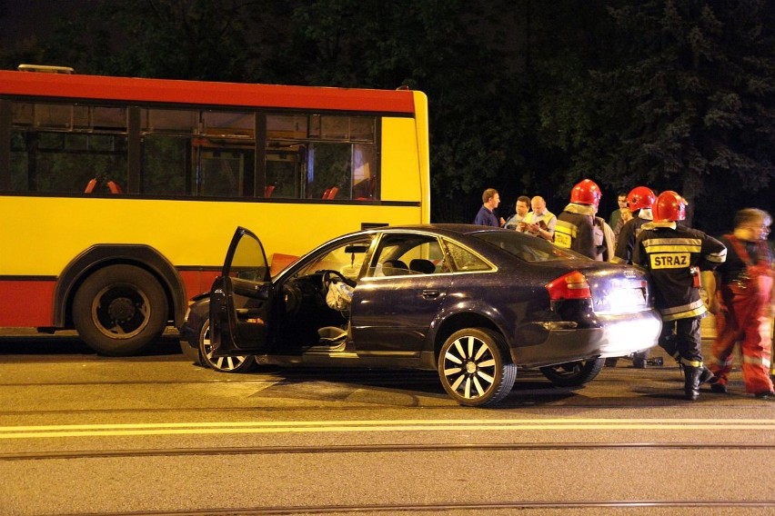 Wrocław: Audi zderzyło się z autobusem MPK (ZDJĘCIA)