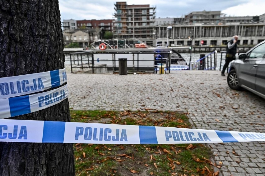 Tragedia na Kanale Kaszubskim w Gdańsku. W czwartek sąd rozpatrzy zażalenie na niearesztowanie sternika barki