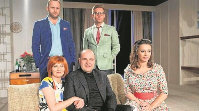 W spektaklu występują Leszek Lichota, Rafał Królikowski, Izabela Kuna, Cezary Żak i Renata Dancewicz.