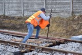 Brakuje torów na trasie kolejowej Wrocław - Sobótka - Świdnica. Zobacz zdjęcia z budowy! 