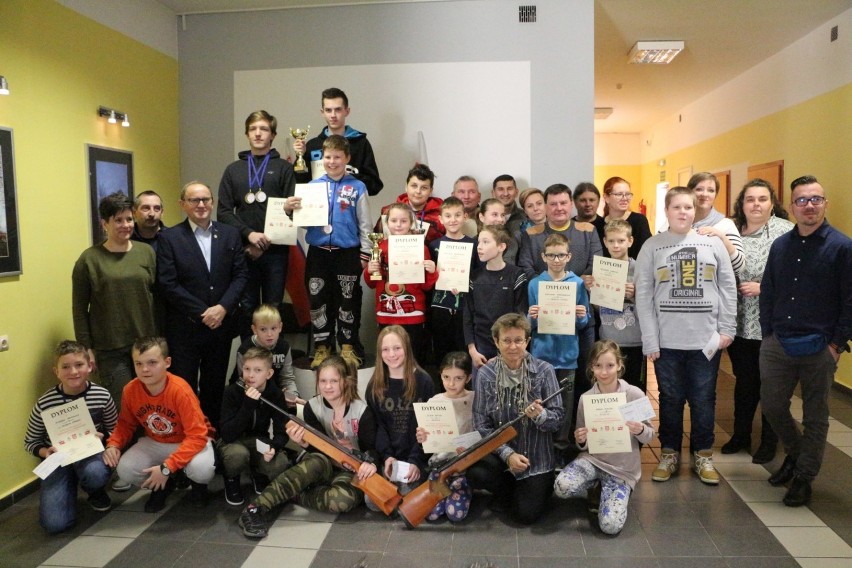 Turniej Mikołajkowy Szkolnej Ligi Strzeleckiej LOK Złotów 2017