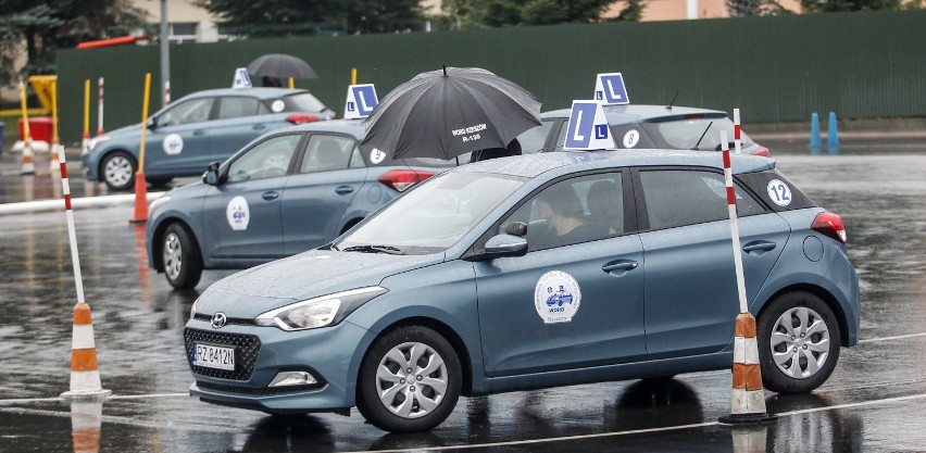 Będą zmiany w egzaminach na prawo jazdy. Za trzeci egzamin zapłaci instruktor? "Jak nie nauczył, to niech płaci"...