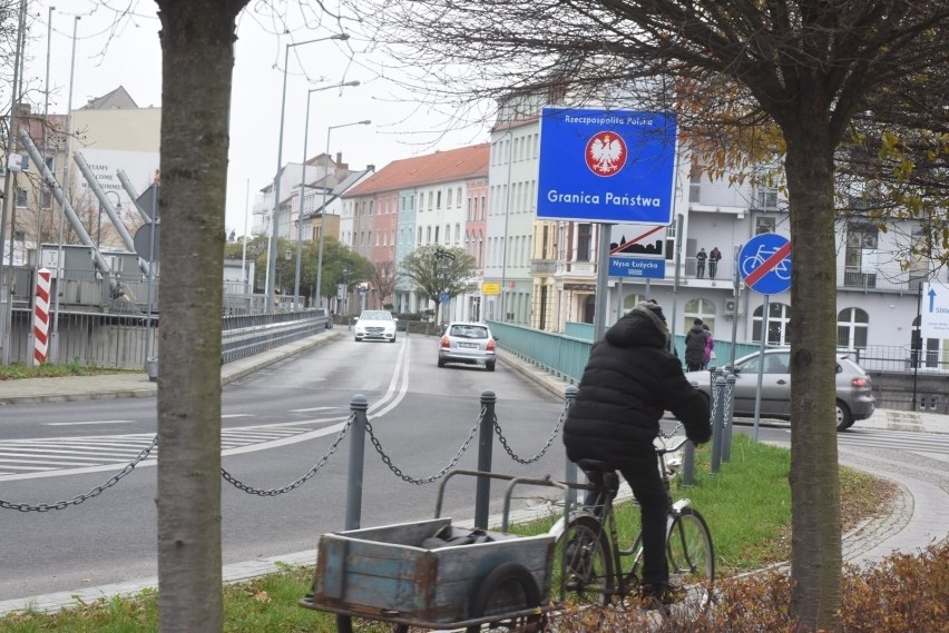 Przepisy, które opublikowano w poniedziałek późnym wieczorem...