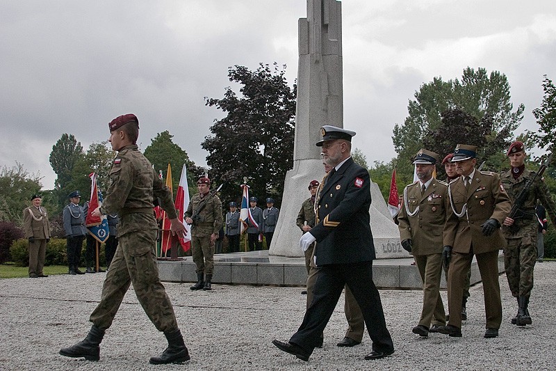 73. rocznica wybuchu II wojny światowej. Uroczystości przed pomnikiem Armii Łódź